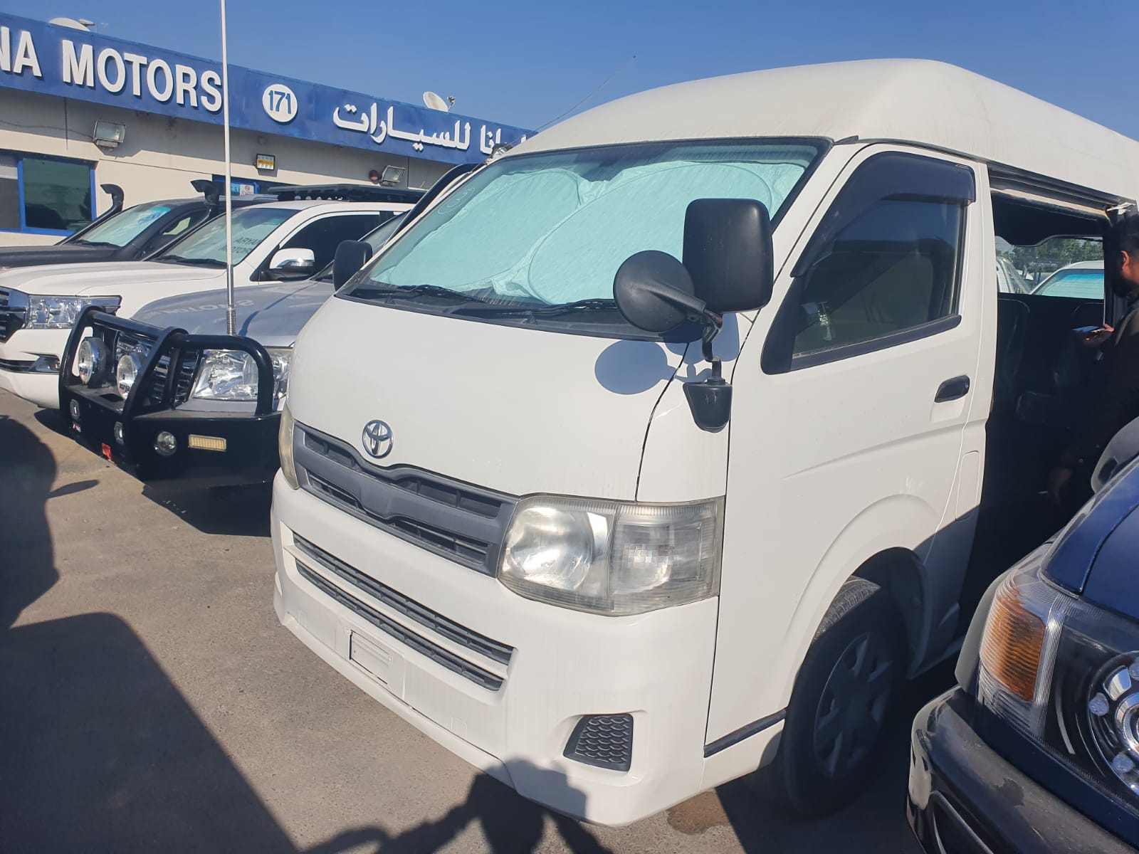 2011 TOYOTA HIACE